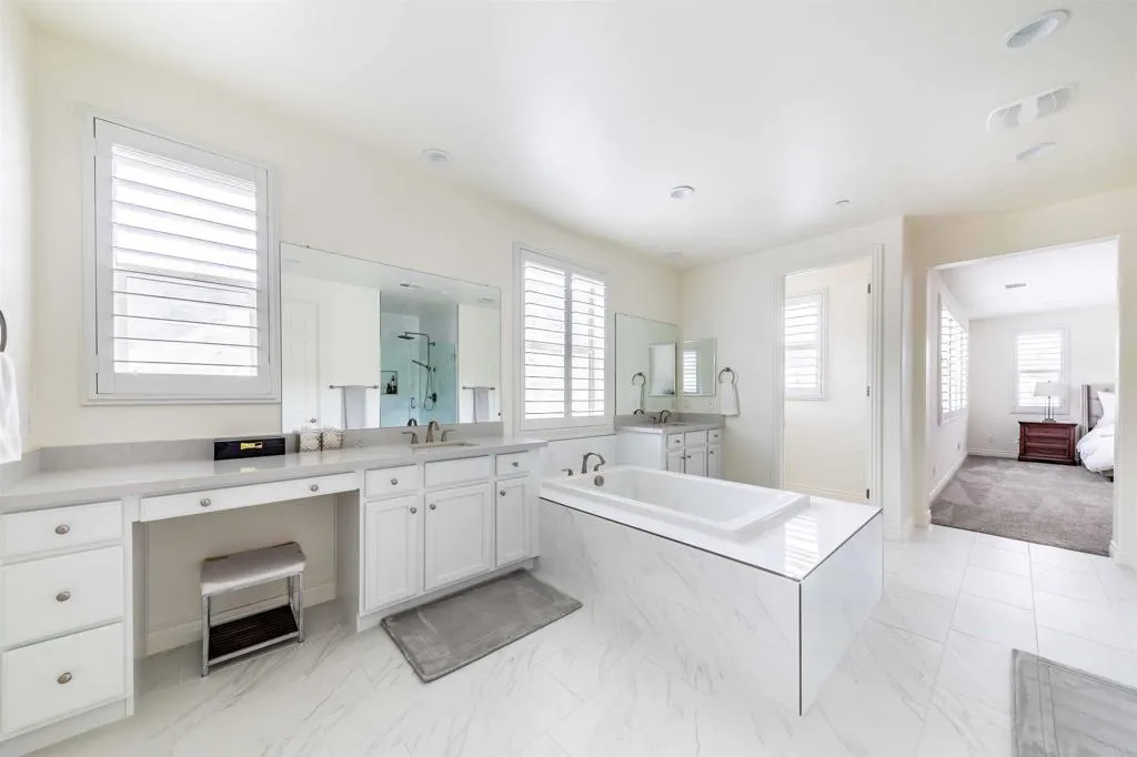 https://cdn.realtyfeed.com/cdn/127/306463242/d84a5b0303fe41387f0de88e2a1081ea.webp