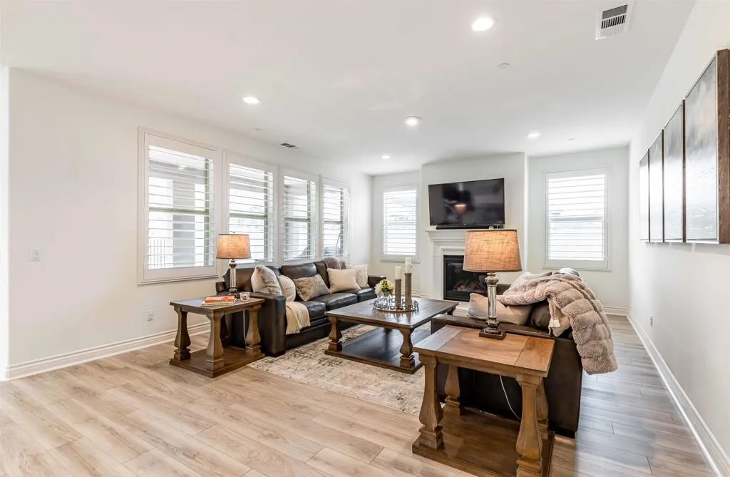 https://cdn.realtyfeed.com/cdn/127/306463242/edca1796a2262e70b665b3c87dd81d0a.webp