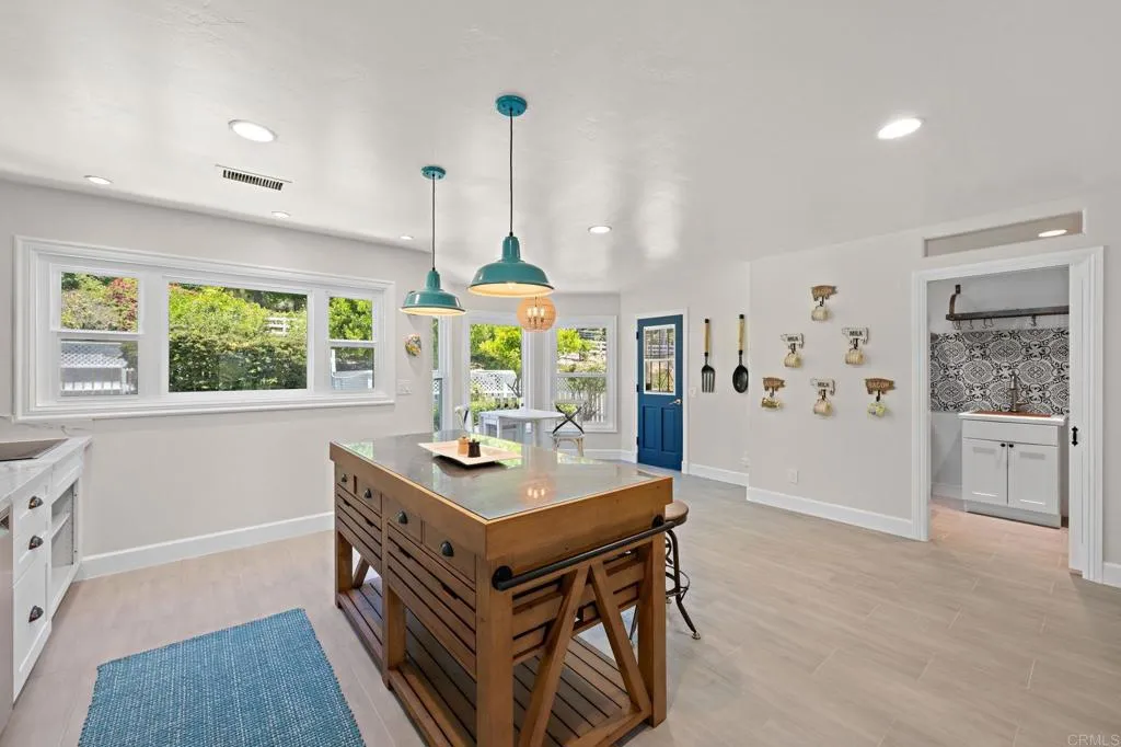 https://cdn.realtyfeed.com/cdn/127/306463260/0b95de6eacdec89f53ed83ec3cc96e98.webp
