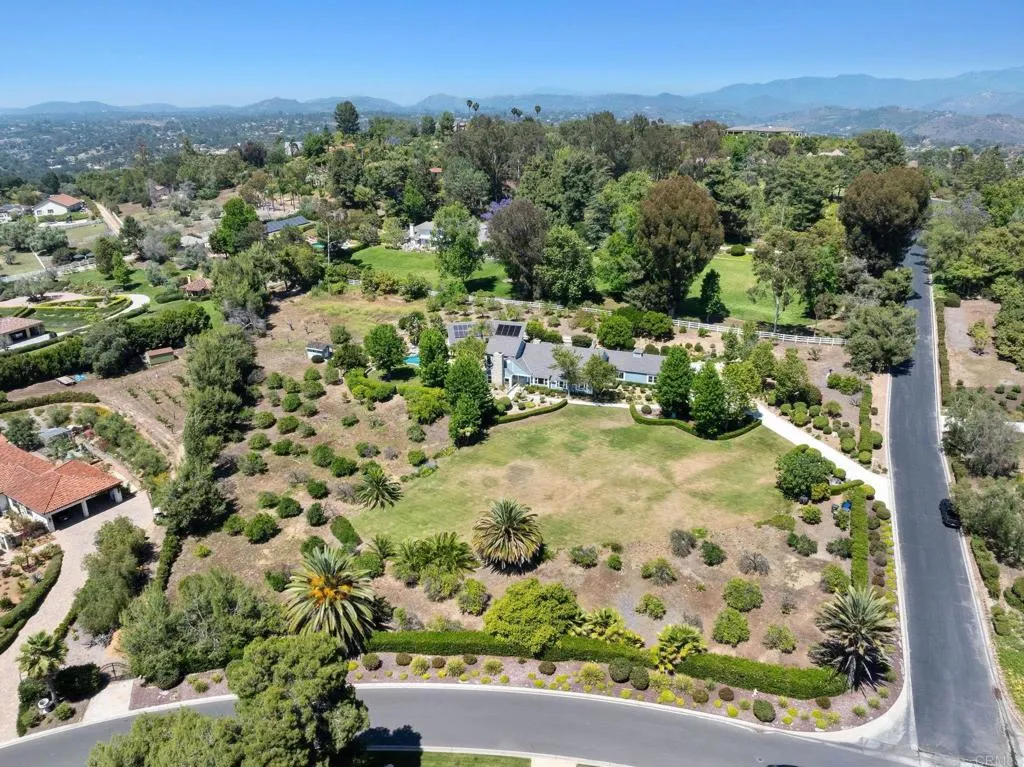 https://cdn.realtyfeed.com/cdn/127/306463260/224aa0121360e148bfeb6a179331c9a7.webp