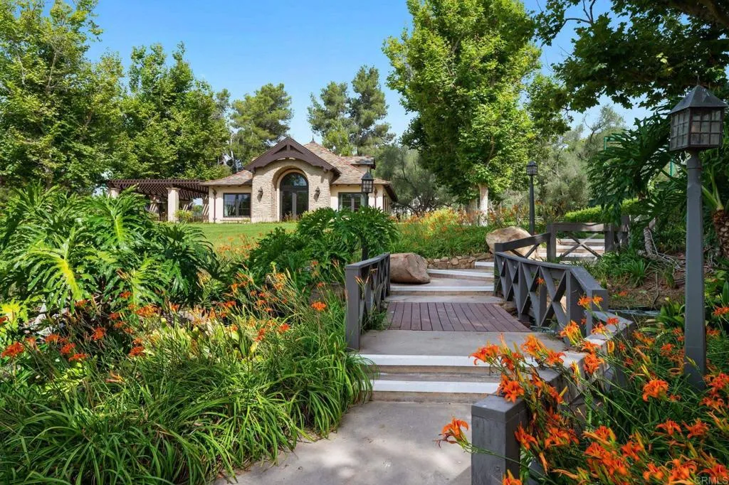 https://cdn.realtyfeed.com/cdn/127/306463260/3e3e403860ce4ef7958cbd97177f5987.webp