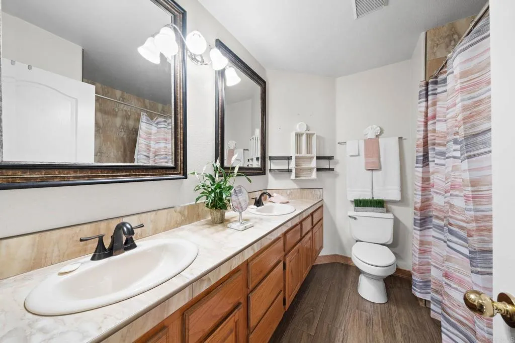 https://cdn.realtyfeed.com/cdn/127/306463264/8ff43719b5fa7a58c00a86ffed13701c.webp