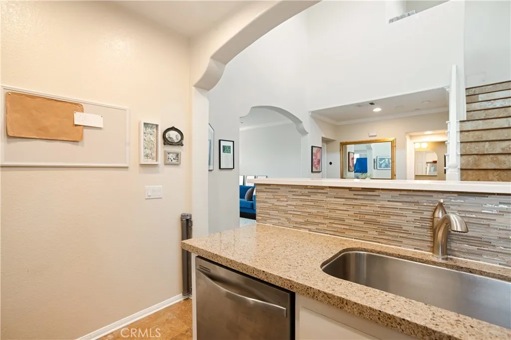 Photo #15: TR25129886 Listing: Photo #15