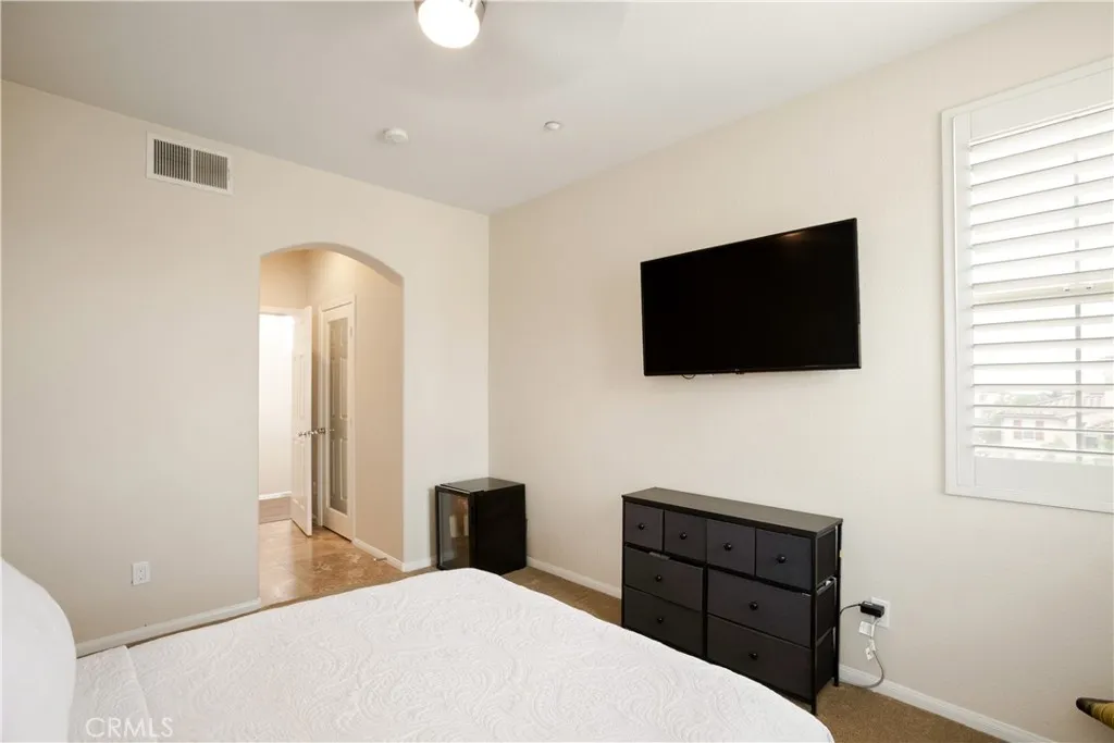 Photo #28: TR25129886 Listing: Photo #28