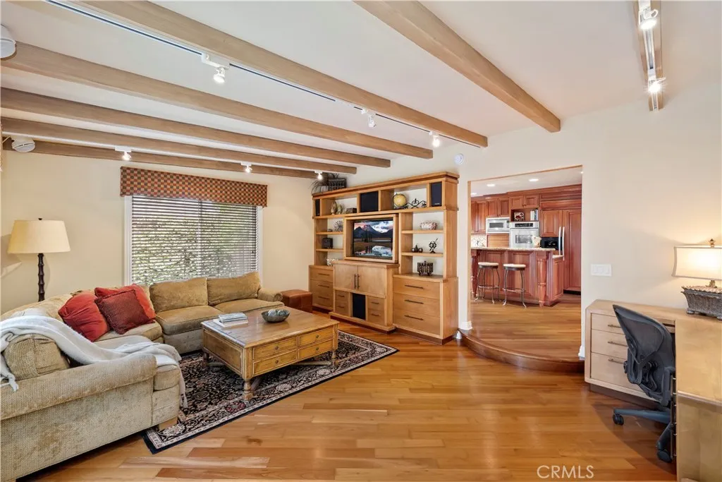 https://cdn.realtyfeed.com/cdn/127/306464092/c8c1abdc3519ab8579da90b737ec6c3d.webp