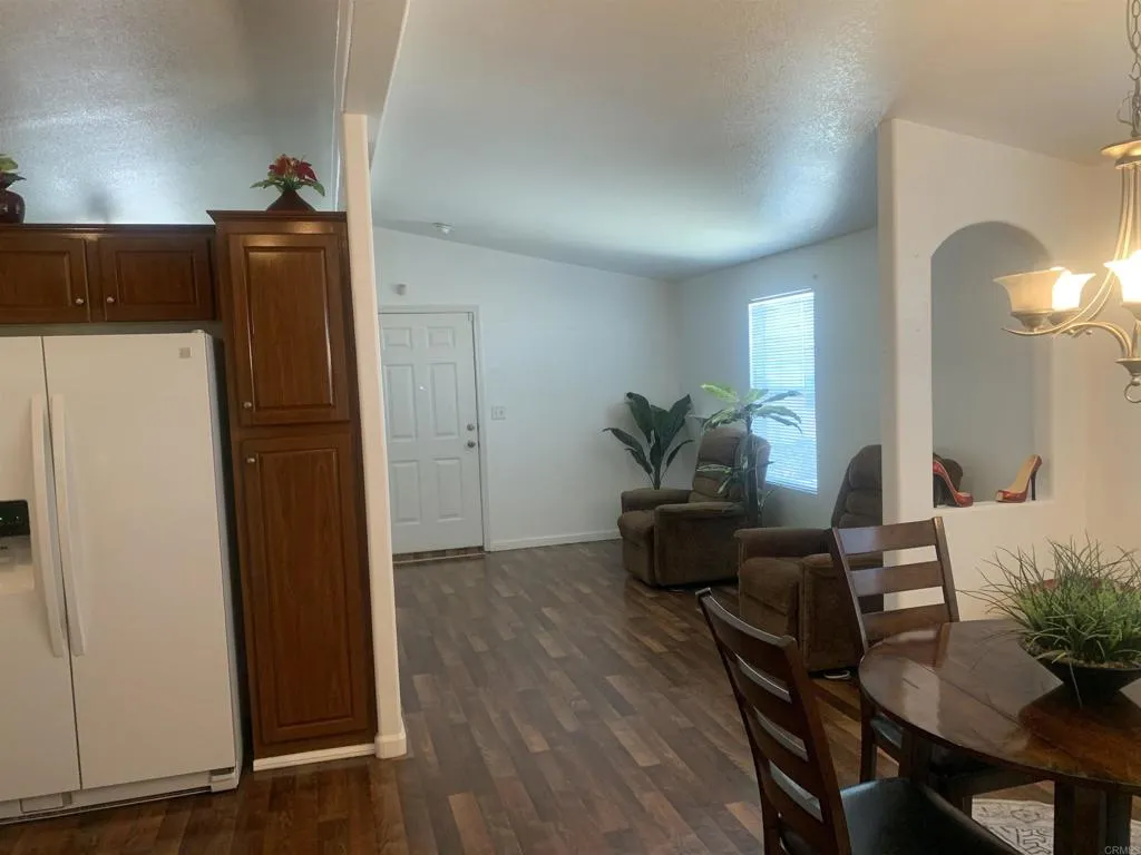 https://cdn.realtyfeed.com/cdn/127/306464097/005f8028b525720067221567d1d9f420.webp