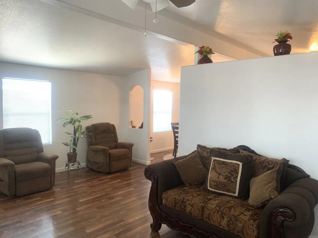 https://cdn.realtyfeed.com/cdn/127/306464097/c463b959c75e4e19efe011a6a4fc213d.webp