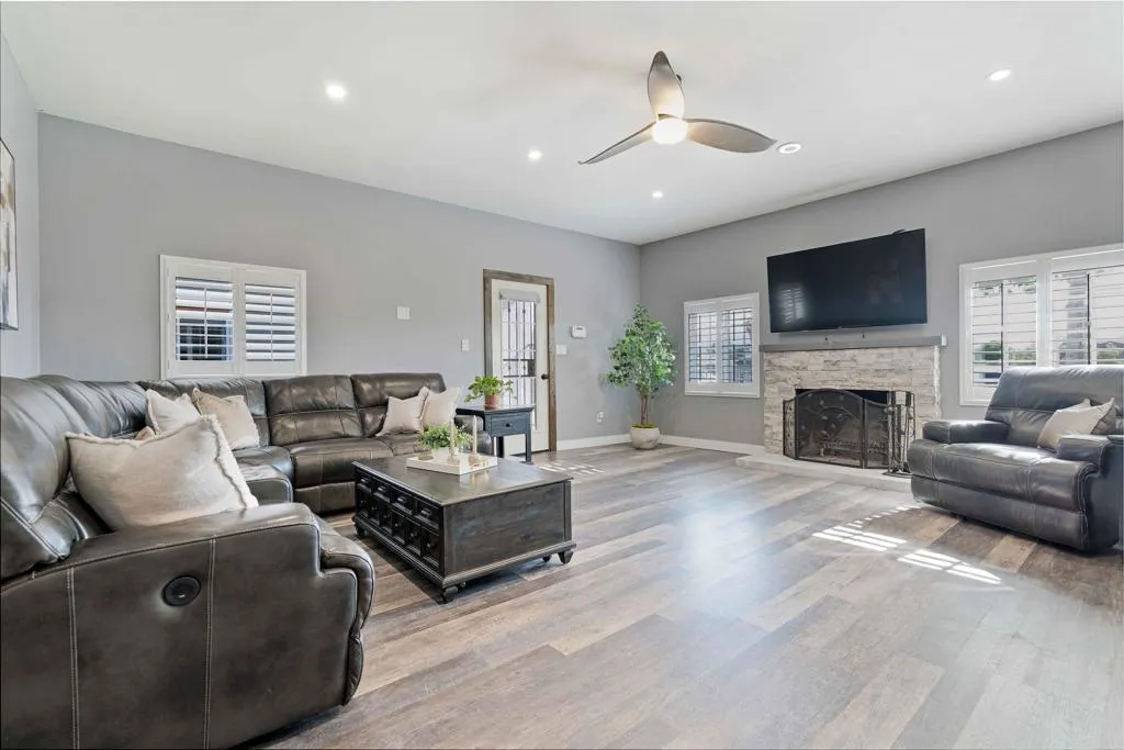 https://cdn.realtyfeed.com/cdn/127/306464148/57fe16c5a24ff9d5243a4e80716c8c9d.webp
