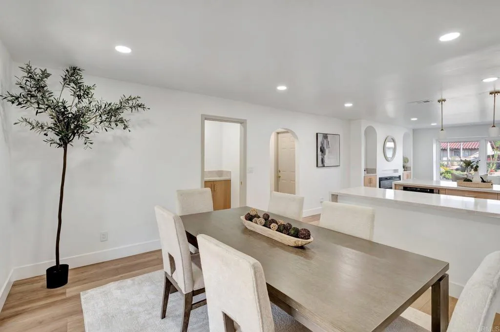 https://cdn.realtyfeed.com/cdn/127/306464242/9bc57f220dd723e0c8926c167173a2c4.webp
