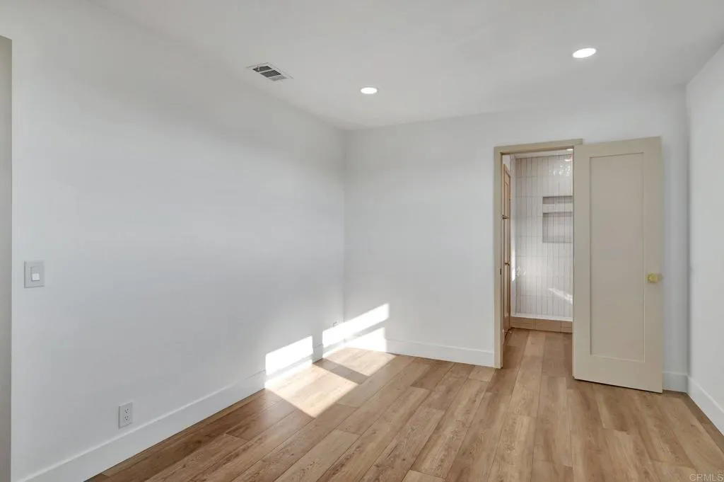 https://cdn.realtyfeed.com/cdn/127/306464242/a72bd51f6c131c0d1bf5254eb329ab99.webp