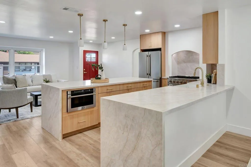 https://cdn.realtyfeed.com/cdn/127/306464242/e8c702f3361ed20ba721e6444560beb5.webp