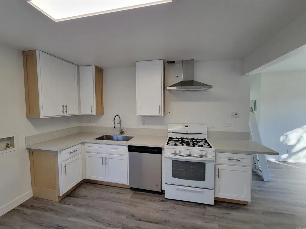 Photo #2: PTP2504338 Listing 