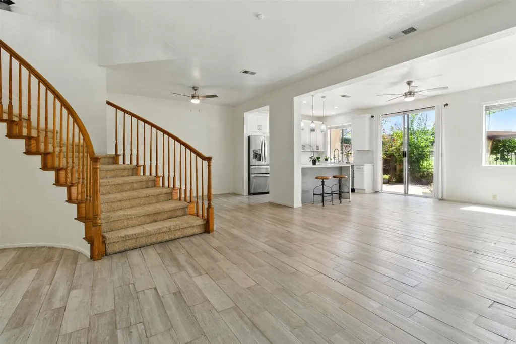 Photo #3: PTP2504340 Listing 