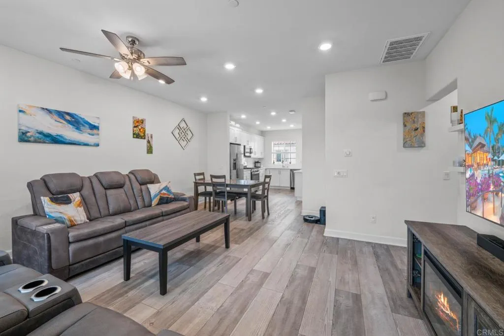 Photo #5: PTP2504343 Listing 