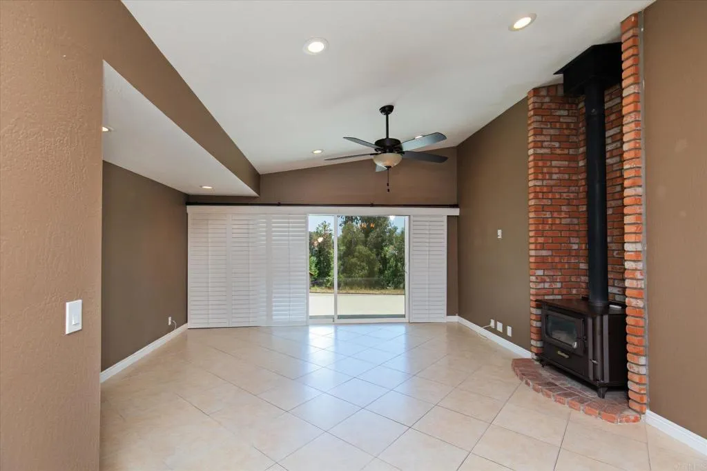 https://cdn.realtyfeed.com/cdn/127/306464324/197b44c262e7fcb0de9fca4cefe4cd83.webp