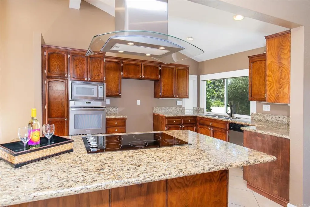 https://cdn.realtyfeed.com/cdn/127/306464324/1daf1b3e939989346ef8517ec3012e12.webp