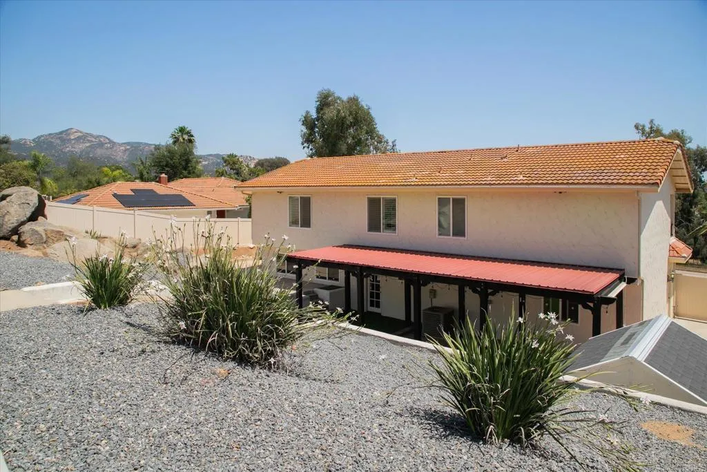 https://cdn.realtyfeed.com/cdn/127/306464324/38f2fd1b3c051e5319c925a725cd0d87.webp