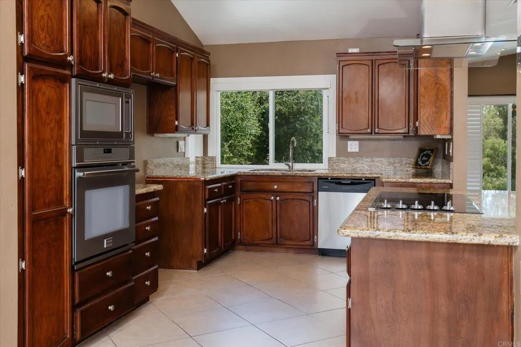 https://cdn.realtyfeed.com/cdn/127/306464324/4878c22a3cee00c60207f454ad15a9f9.webp