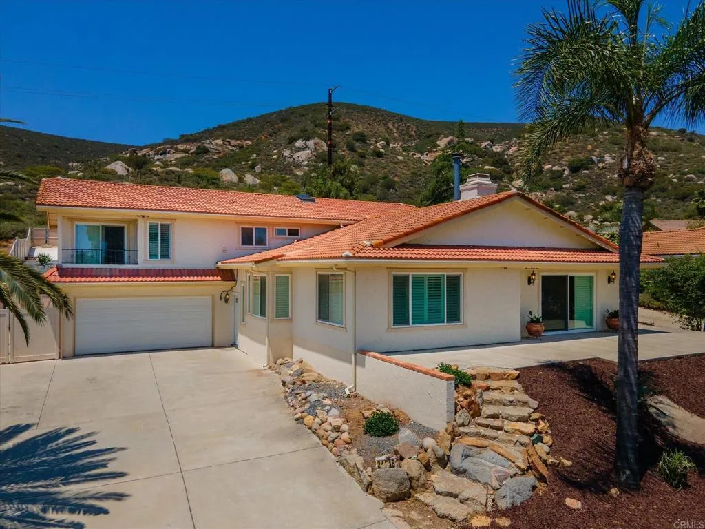 https://cdn.realtyfeed.com/cdn/127/306464324/70f8d28b6a5bf6afaf6fcf9513a85d69.webp