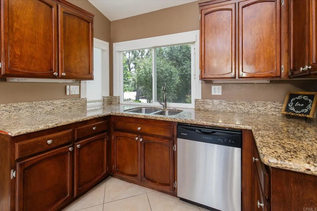 https://cdn.realtyfeed.com/cdn/127/306464324/8b9547b372697dcea954e89db0238491.webp