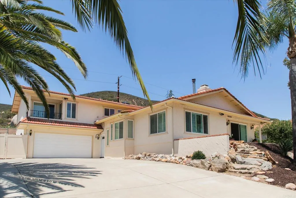 https://cdn.realtyfeed.com/cdn/127/306464324/8ddc1e71a6a2c8265abcc70a494401a2.webp