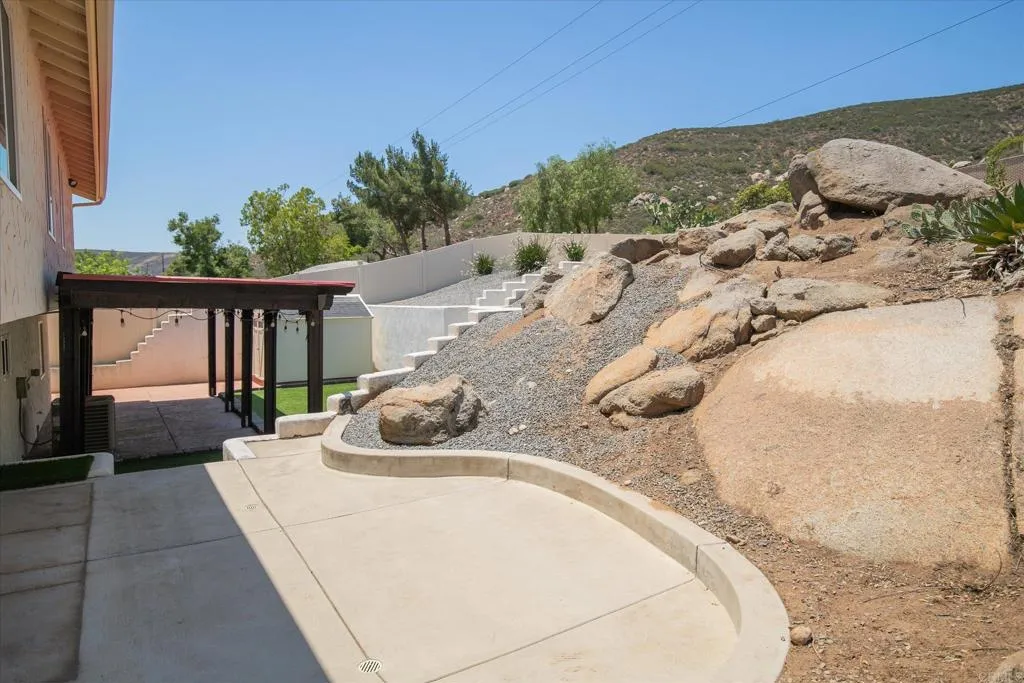 https://cdn.realtyfeed.com/cdn/127/306464324/a979f8f0dfb872952589ae201418c84d.webp