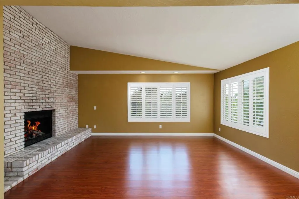 https://cdn.realtyfeed.com/cdn/127/306464324/caf82a486ada1c8e3a3fca721926a1b8.webp