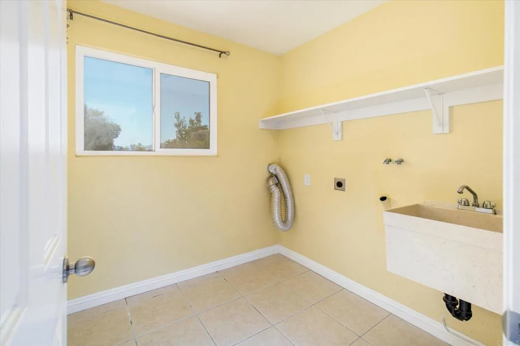 https://cdn.realtyfeed.com/cdn/127/306464324/dd7f4131d13fe25c8f1a29994deb1f2d.webp