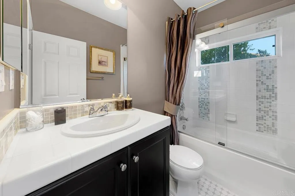 https://cdn.realtyfeed.com/cdn/127/306464325/ce84293cb0c8da6d559c2c6725d674ae.webp