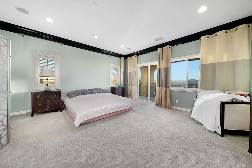 https://cdn.realtyfeed.com/cdn/127/306464325/ebe3bf843cf495f09d08f8b0497b914d.webp