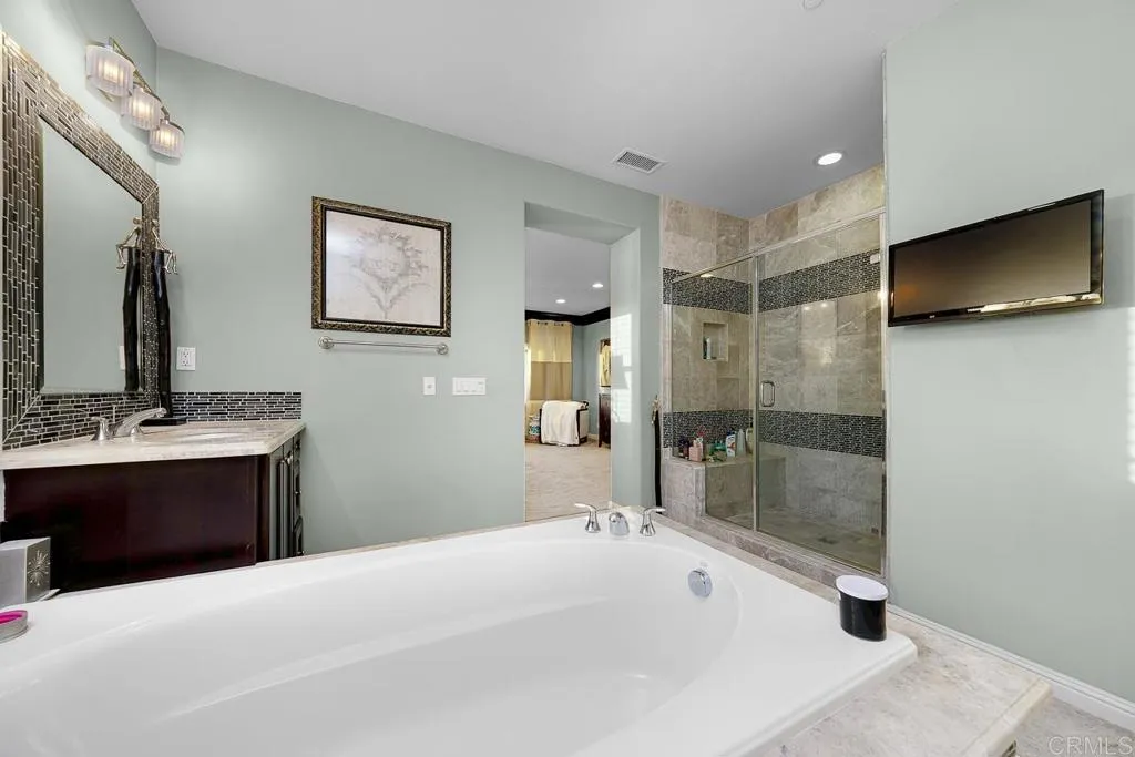 https://cdn.realtyfeed.com/cdn/127/306464325/fb6e63412021b4ed825ef048187ce39c.webp