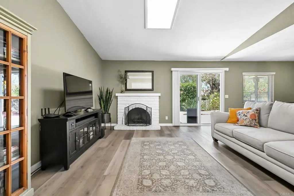 https://cdn.realtyfeed.com/cdn/127/306464652/4f34faa9dcf08e55d5f7b6338ed07c7e.webp