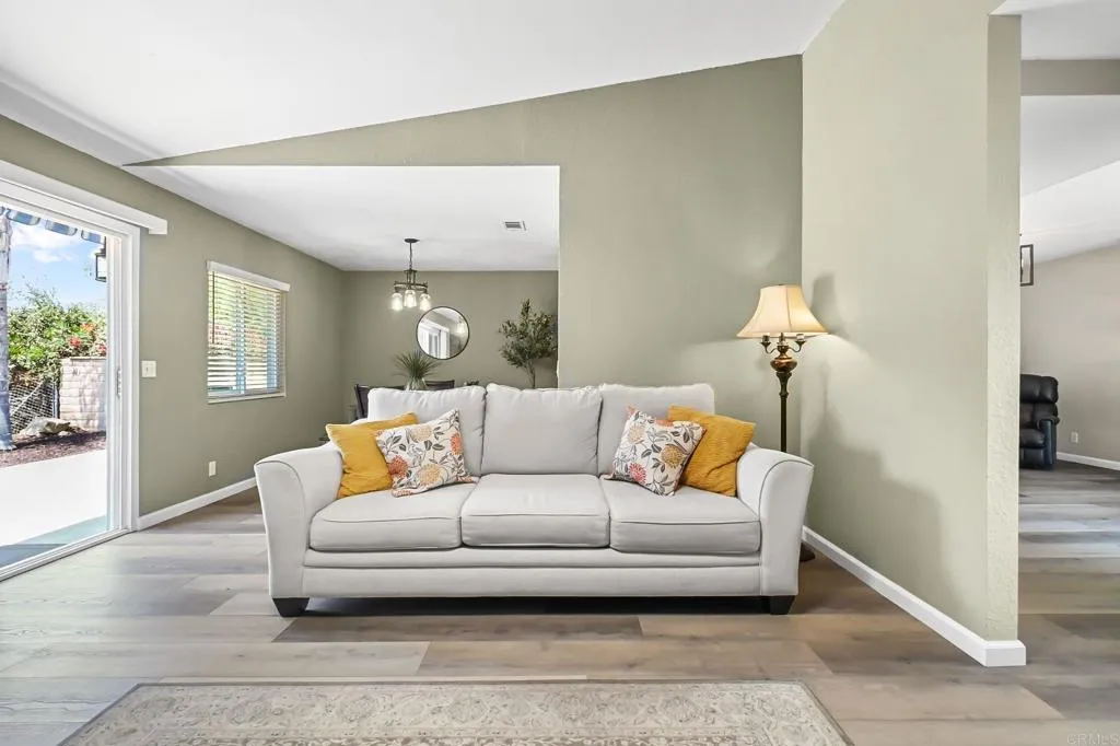 https://cdn.realtyfeed.com/cdn/127/306464652/59a7776e8ff9660e88cc4b7d78f48335.webp