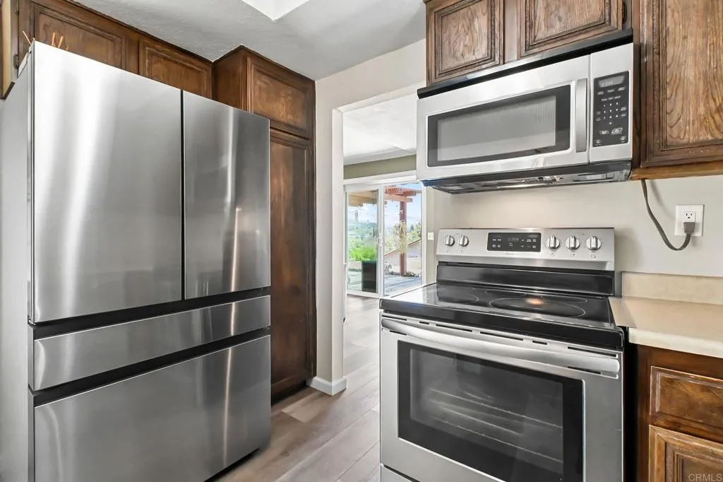 https://cdn.realtyfeed.com/cdn/127/306464652/c4ab68bcad6c68527aac8a82c89b2675.webp
