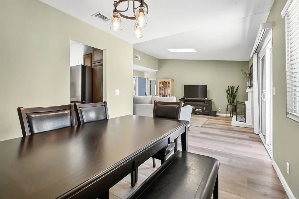 https://cdn.realtyfeed.com/cdn/127/306464652/c76c851feeff1255c65e51423e09769b.webp