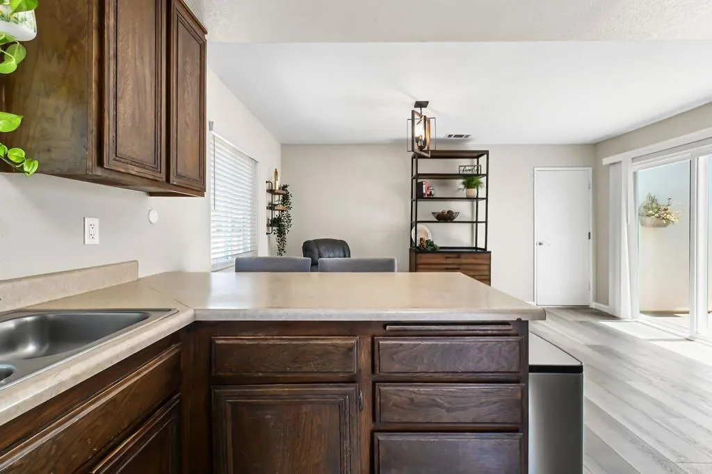 https://cdn.realtyfeed.com/cdn/127/306464652/d8a036ea2b02a91b7ba03f38d477a904.webp