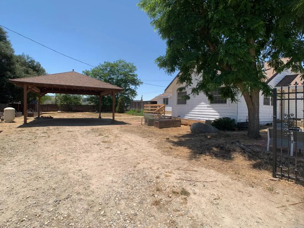 https://cdn.realtyfeed.com/cdn/127/306464887/21b16d5a6a9a01c6e35a7023419715f0.webp