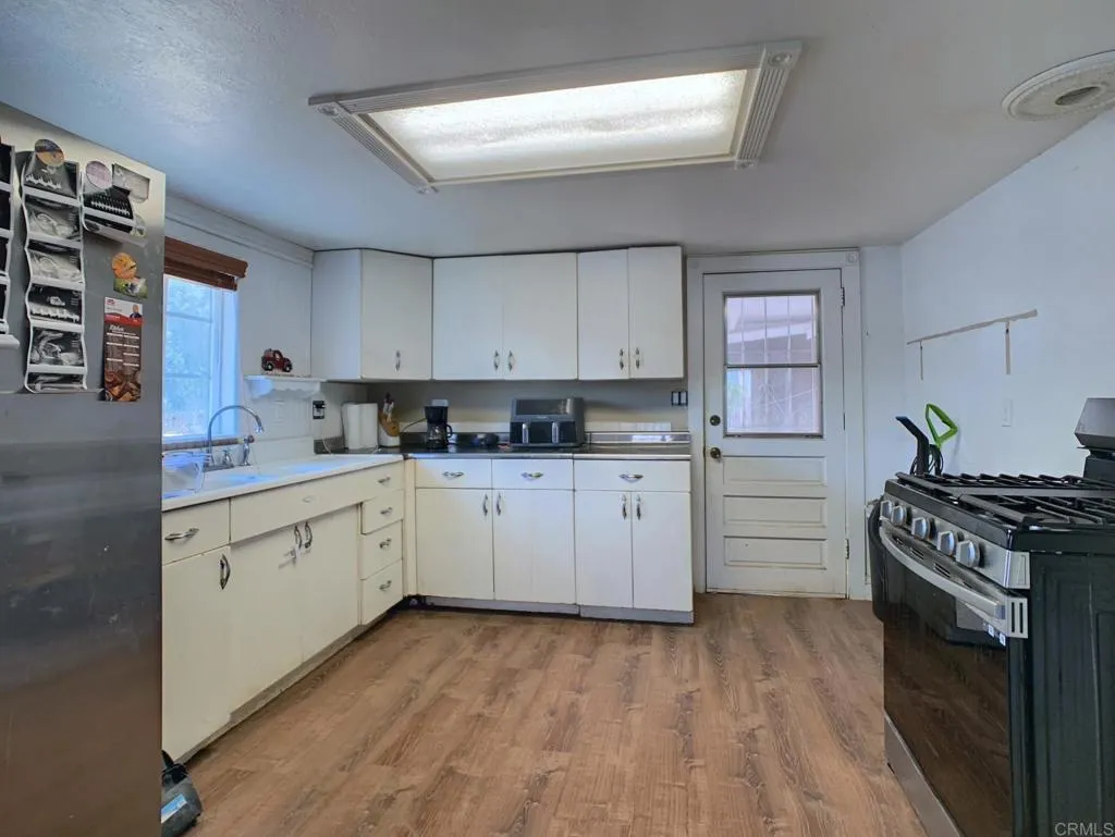 https://cdn.realtyfeed.com/cdn/127/306464887/272a1dae59f031003591fed05f3f7f95.webp