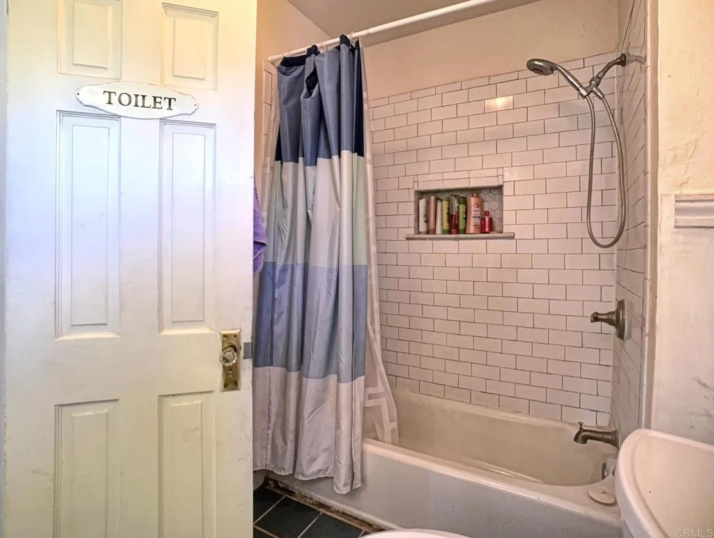 https://cdn.realtyfeed.com/cdn/127/306464887/35b3a8153739f71a91a0f608275f8b83.webp