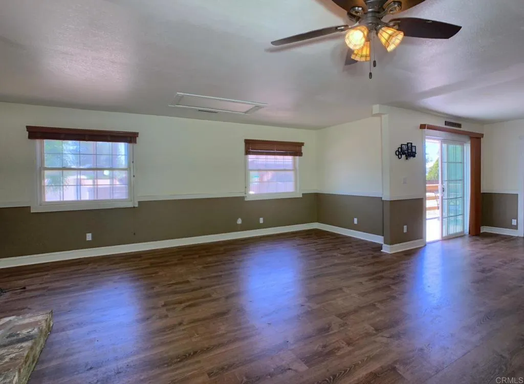 https://cdn.realtyfeed.com/cdn/127/306464887/b6db800285c8c8053d5685e296fad48c.webp