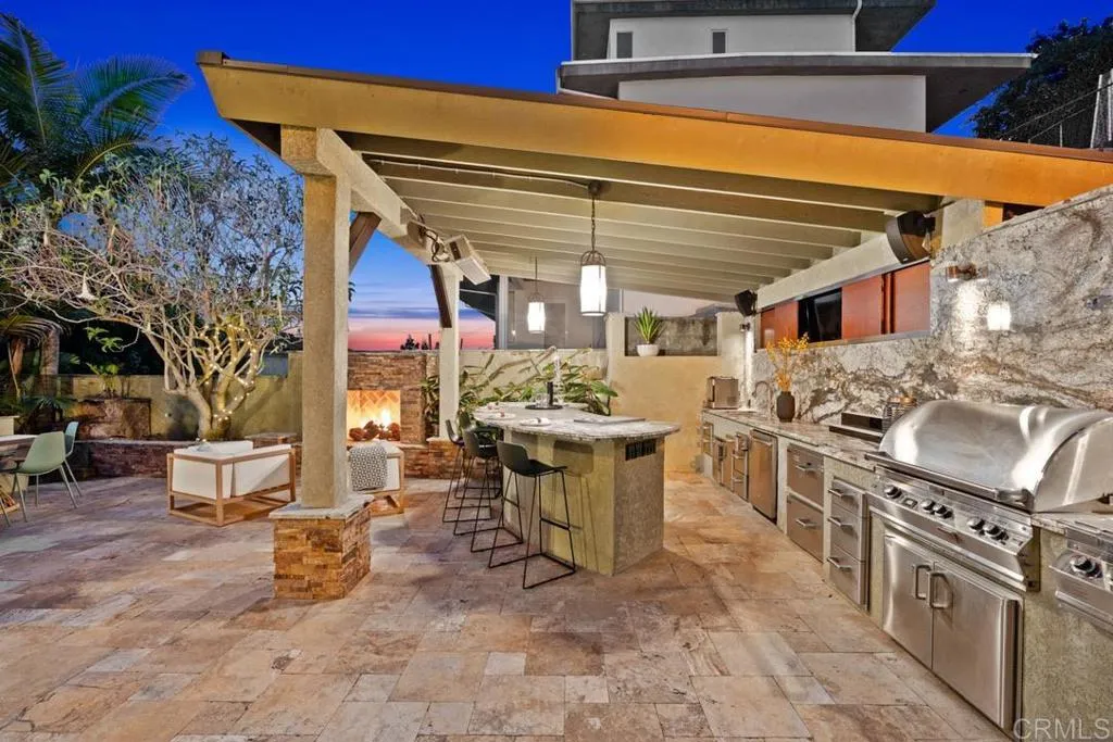 https://cdn.realtyfeed.com/cdn/127/306465177/8481f54f2a2bfb98188a58c9034c07a2.webp
