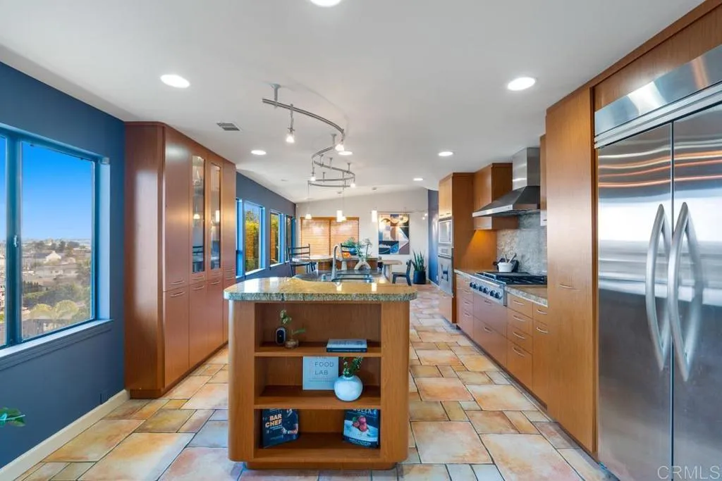 https://cdn.realtyfeed.com/cdn/127/306465177/8e1b675cf4e023fc7dbae1388cc7d1b5.webp