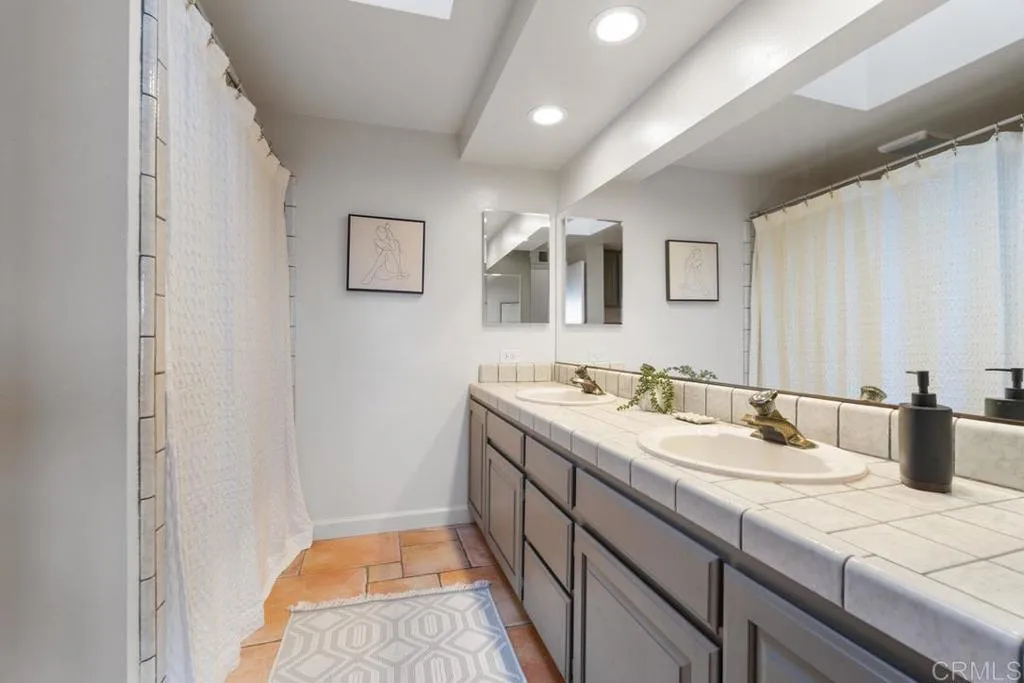 https://cdn.realtyfeed.com/cdn/127/306465177/d97efd35dbc41ddb920d9b5090b14173.webp