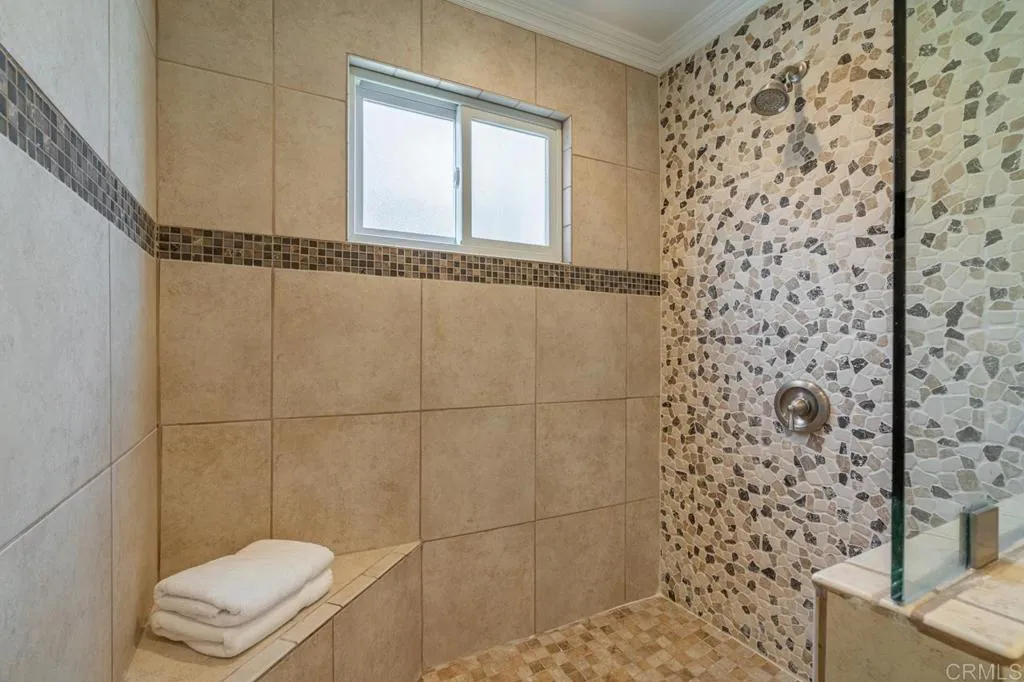 https://cdn.realtyfeed.com/cdn/127/306465211/06022bbce88f3d619aabd988947db72c.webp