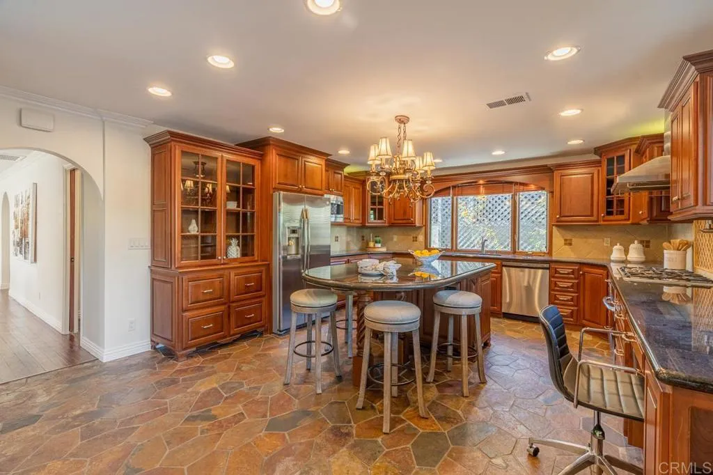 https://cdn.realtyfeed.com/cdn/127/306465211/ffb7e52d78762166a15d8e339b5e6e7c.webp