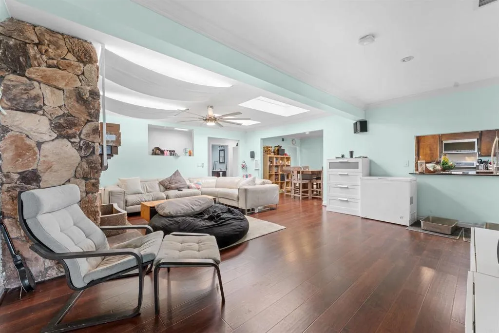 https://cdn.realtyfeed.com/cdn/127/306465242/4d6e928ed7d2cbb0e53dade11095daee.webp