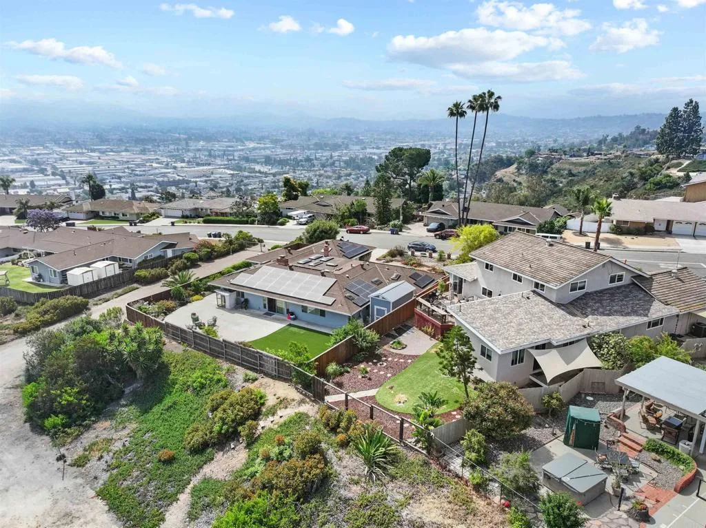 https://cdn.realtyfeed.com/cdn/127/306465242/83cd66fe8be9ce1fb804d7d308c48f6e.webp