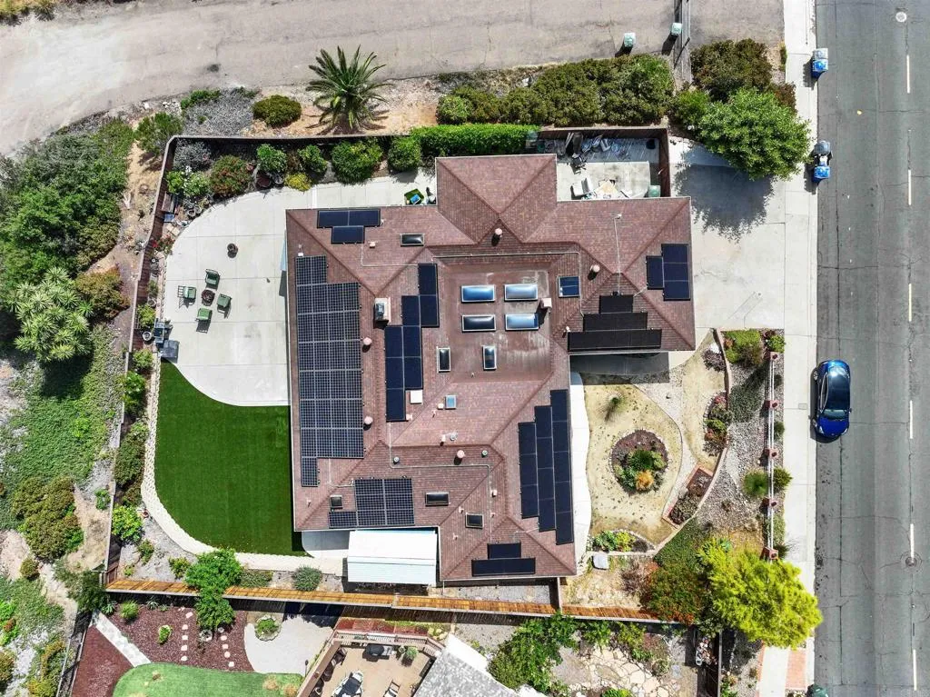 https://cdn.realtyfeed.com/cdn/127/306465242/a8dab6bf17d98f161ecc469260474d41.webp