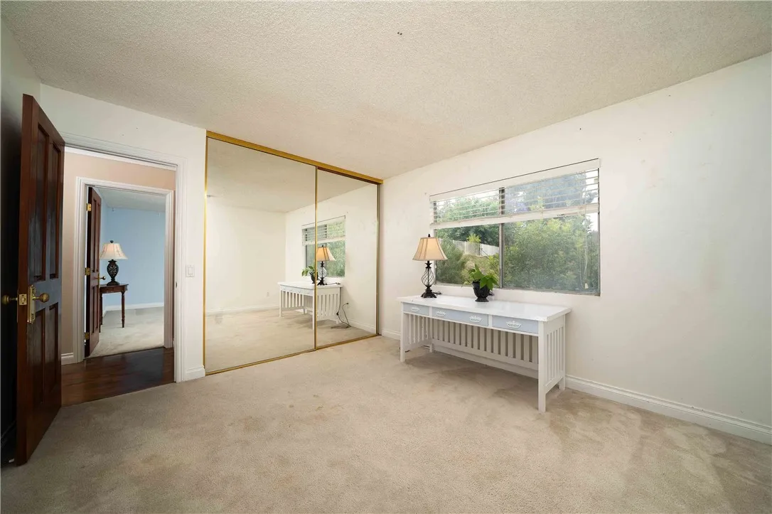 https://cdn.realtyfeed.com/cdn/127/306465247/02374cc8682dbdc1369088d6c236bde6.webp