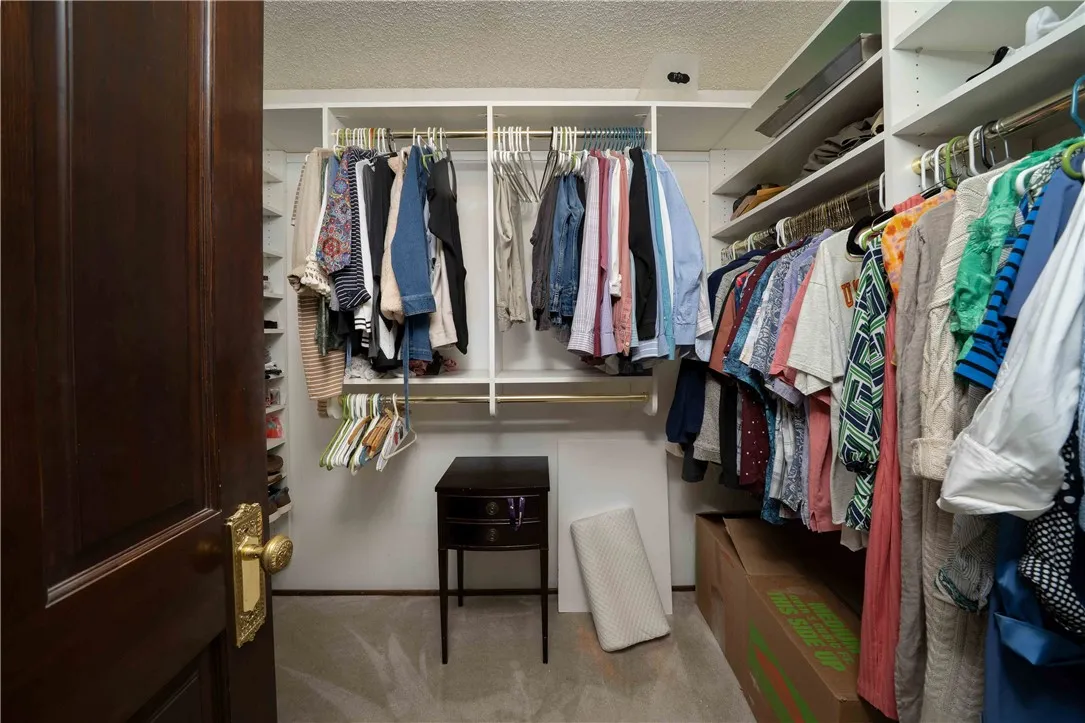 https://cdn.realtyfeed.com/cdn/127/306465247/8af1eebd6469aad58eb1c5ad7b15d1f4.webp